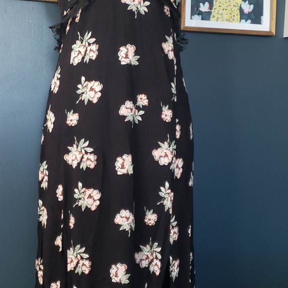 Floral Maxi Dress - Picture 6 of 8